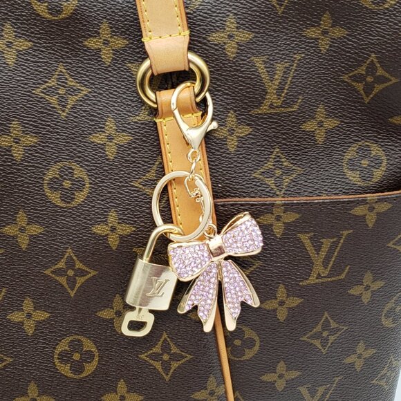 Authentic Louis Vuitton Lock & Key with unbranded Bagcharm, Keycharm, Keychain - Picture 1 of 8